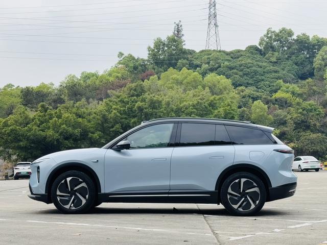 NIO ES6