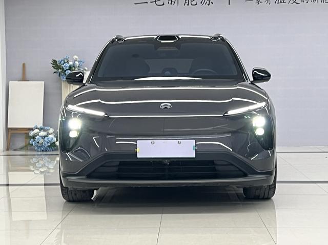 NIO ES6