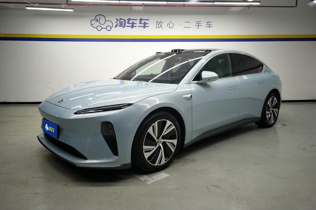 NIO ET5