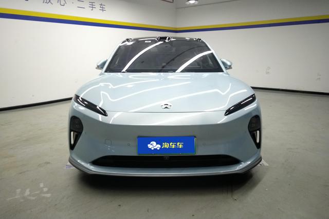 NIO ET5