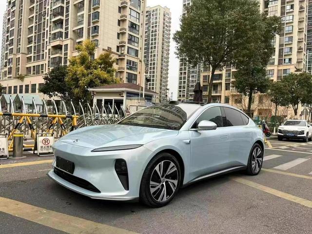 NIO ET5