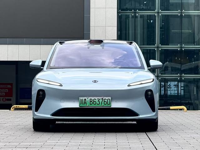 NIO ET5