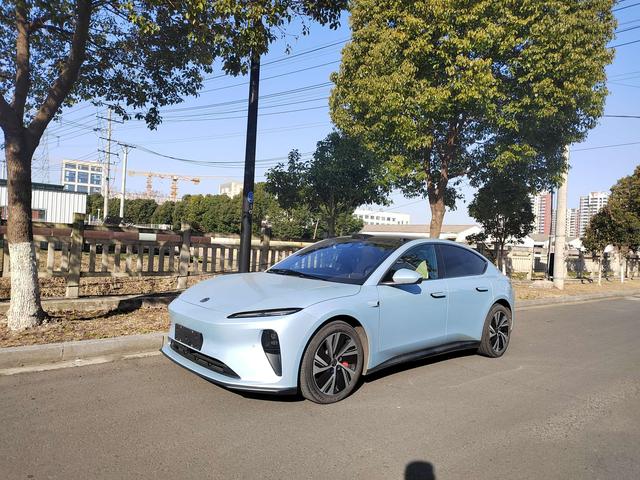 NIO ET5