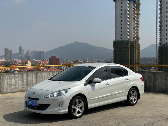 Peugeot 408