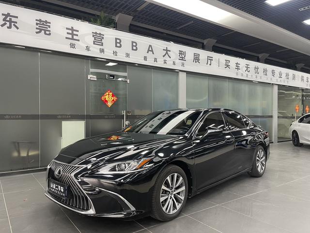 Lexus ES