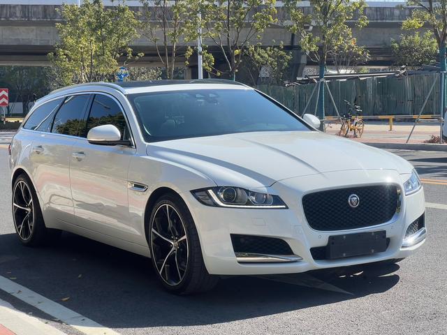 Jaguar XF