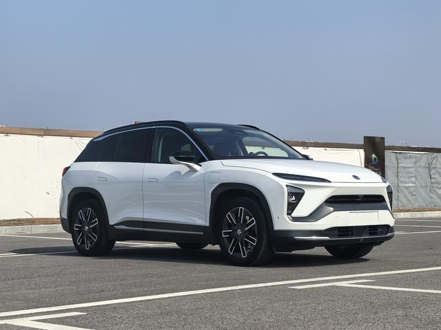 NIO ES6