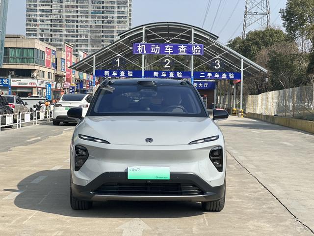 NIO ES7