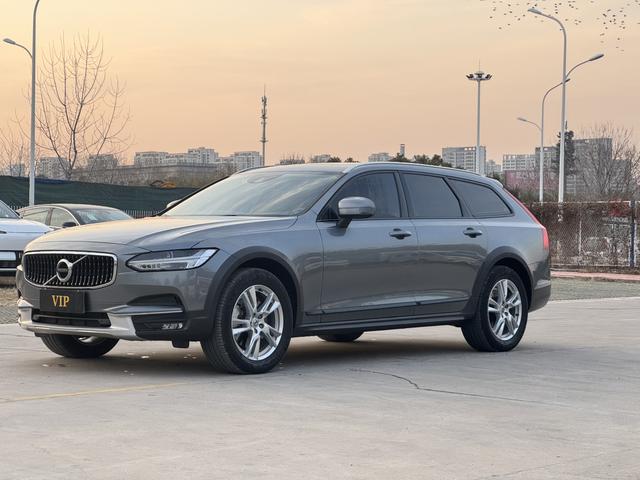 Volvo V90