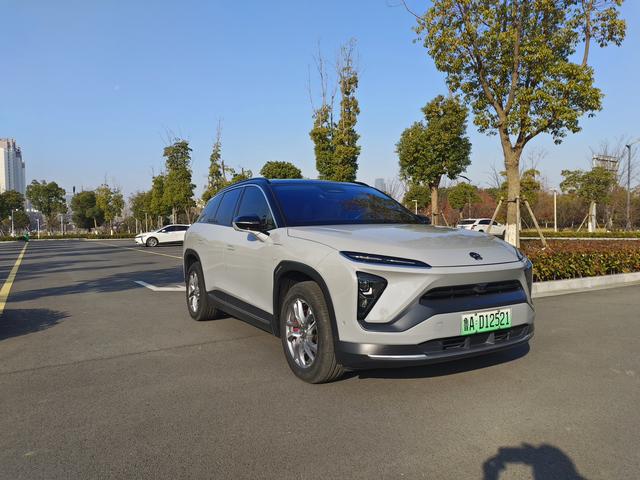 NIO ES6