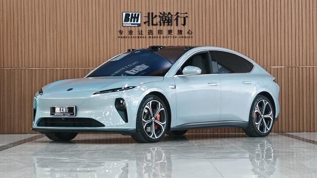 NIO ET5