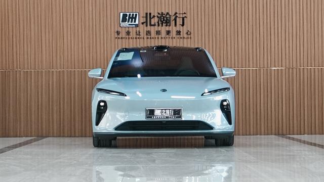 NIO ET5