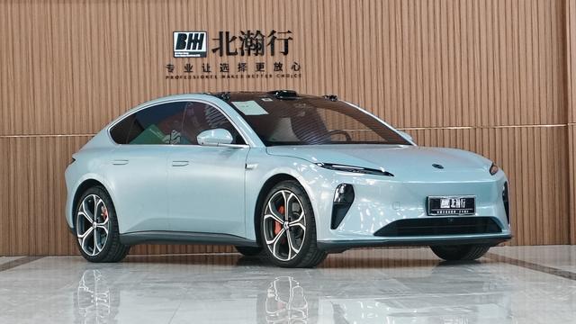 NIO ET5