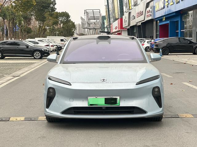 NIO ET5