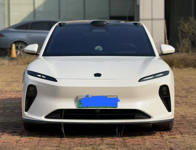 NIO ET5