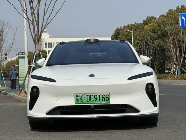 NIO ET5