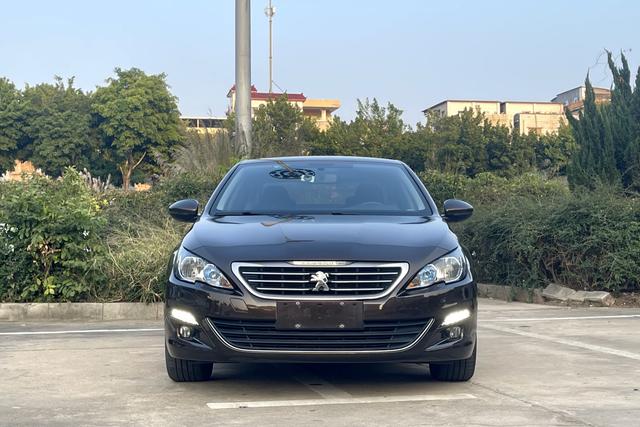 Peugeot 408