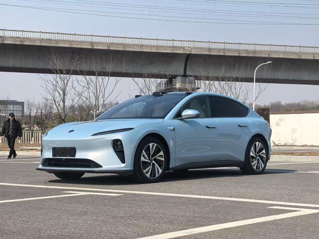 NIO ET5