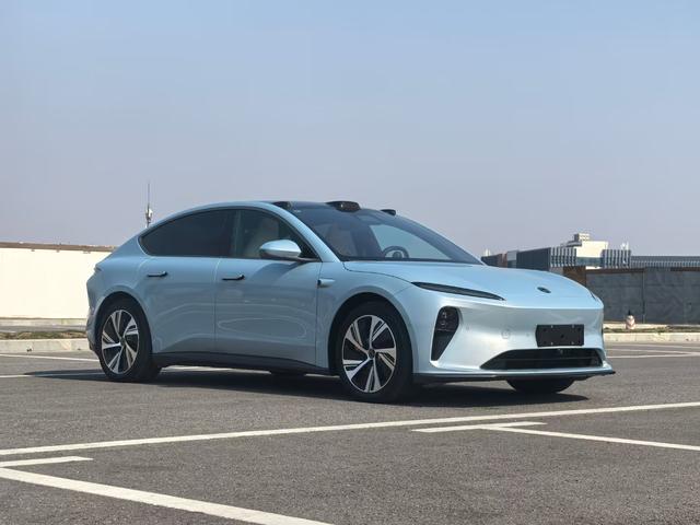 NIO ET5