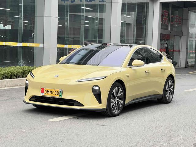 NIO ET5