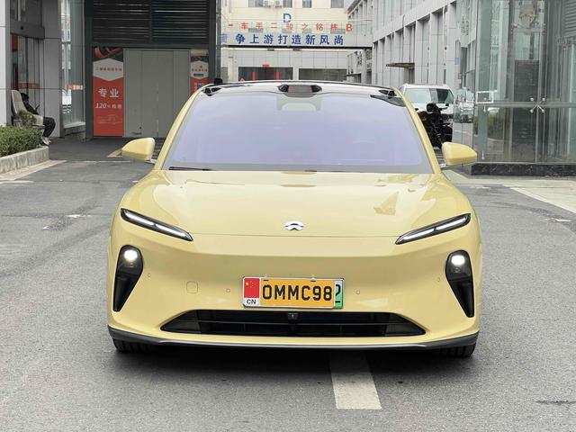 NIO ET5