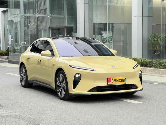 NIO ET5