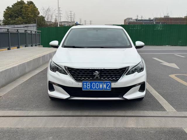 Peugeot 408