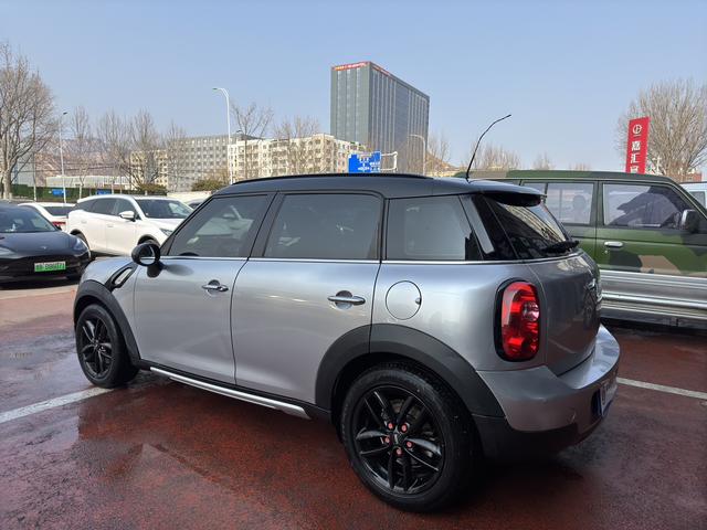 MINI COUNTRYMAN