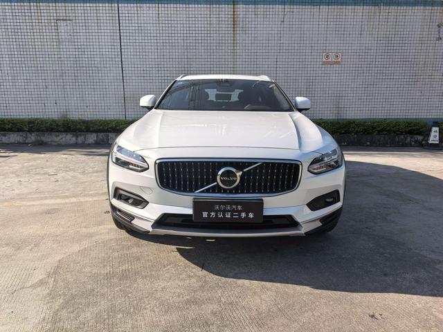 Volvo V90