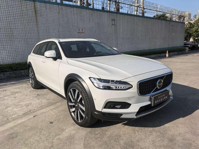 Volvo V90