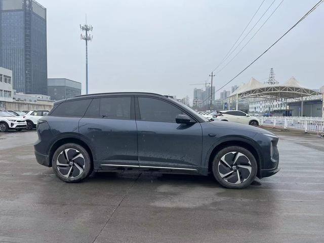 NIO ES6