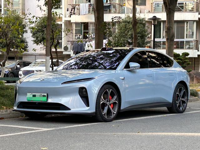 NIO ET5