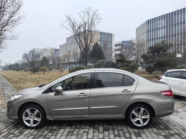 Peugeot 408