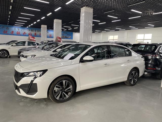 Peugeot 408