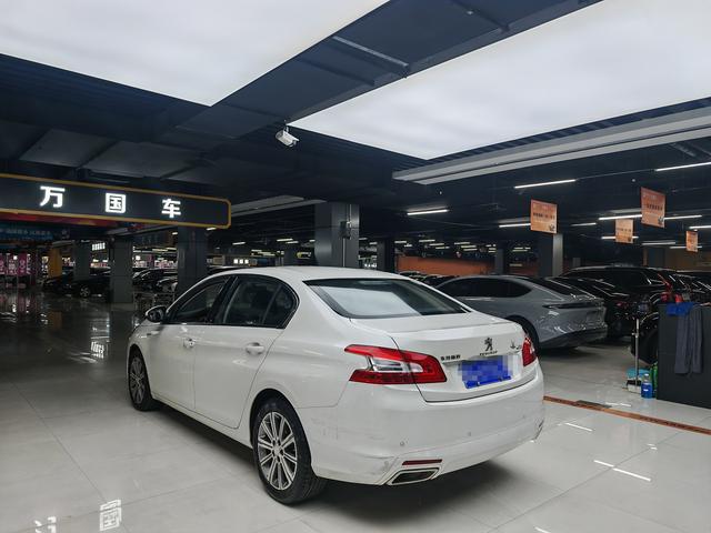 Peugeot 408