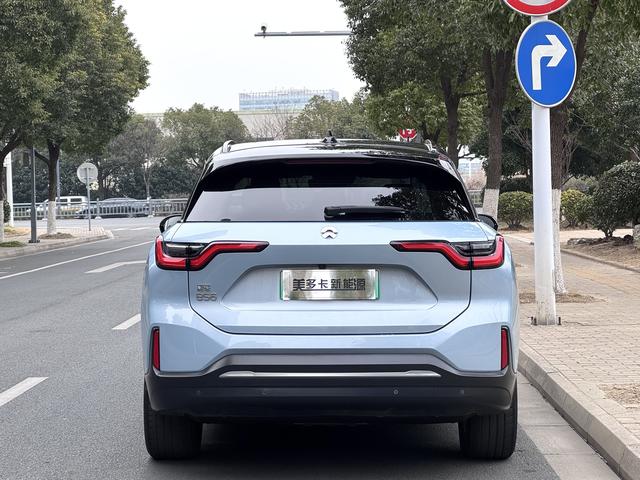 NIO ES6