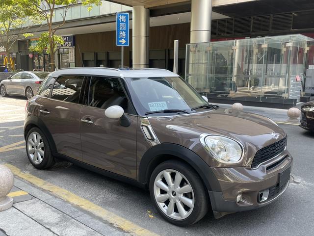 MINI COUNTRYMAN