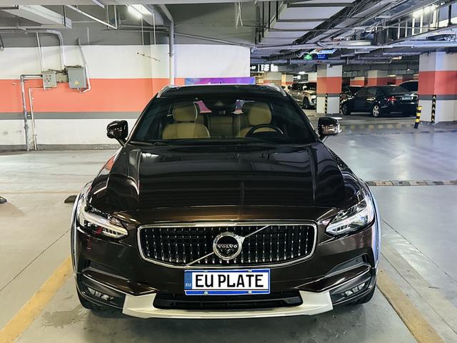 Volvo V90