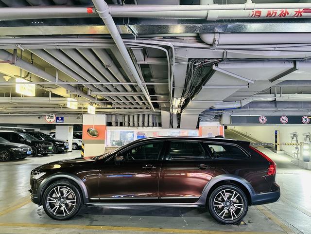 Volvo V90