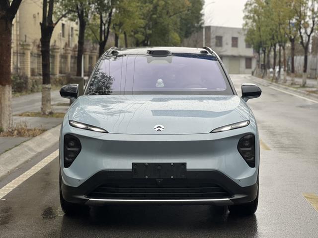 NIO ES7