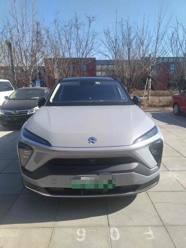 NIO ES6