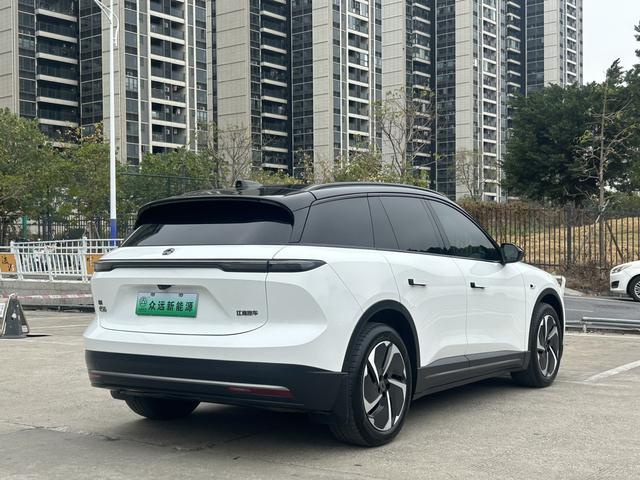 NIO ES6