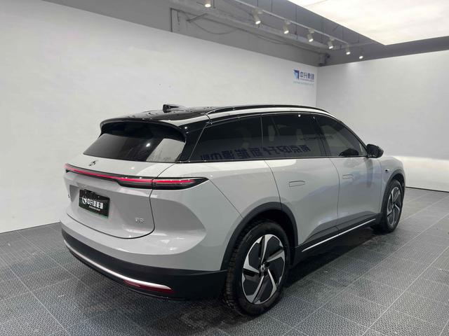 NIO ES6