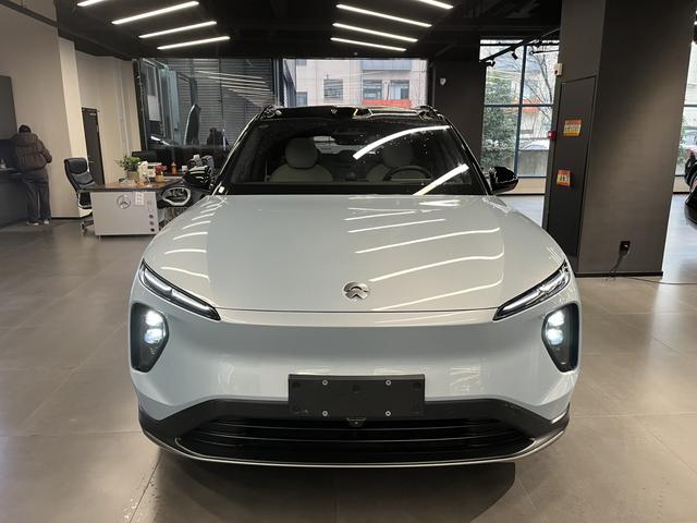 NIO ES6