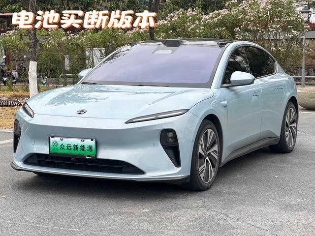 NIO ET5