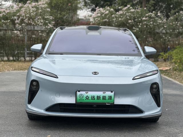 NIO ET5