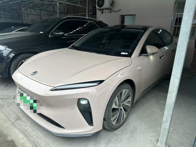 NIO ET5