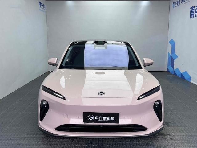 NIO ET5