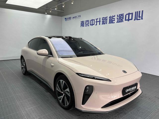 NIO ET5