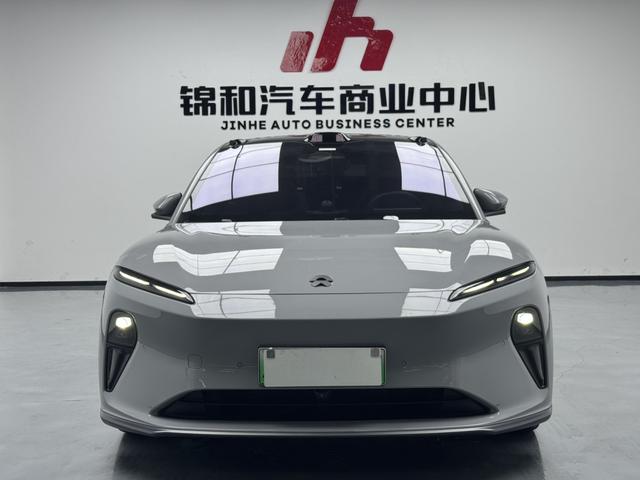 NIO ET5